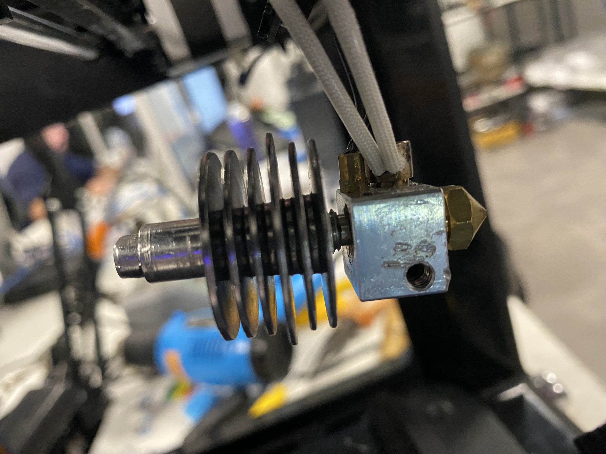 Role para ampliar ou reduzir. Clique duas vezes para restaurar. Hotend montado