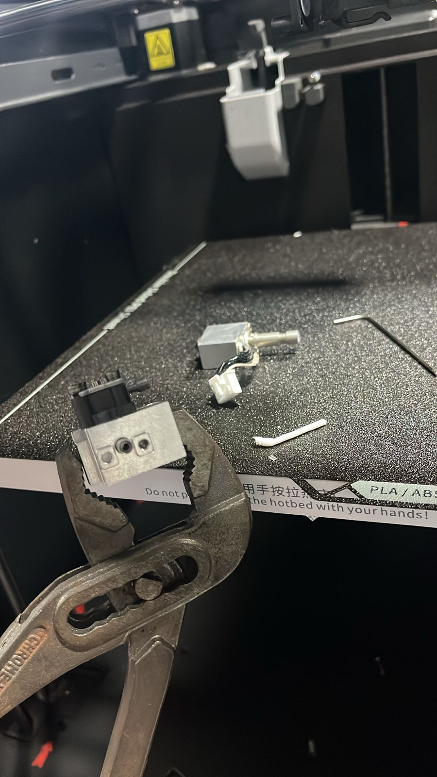 Role para ampliar ou reduzir. Clique duas vezes para restaurar. Desmontagem do hotend